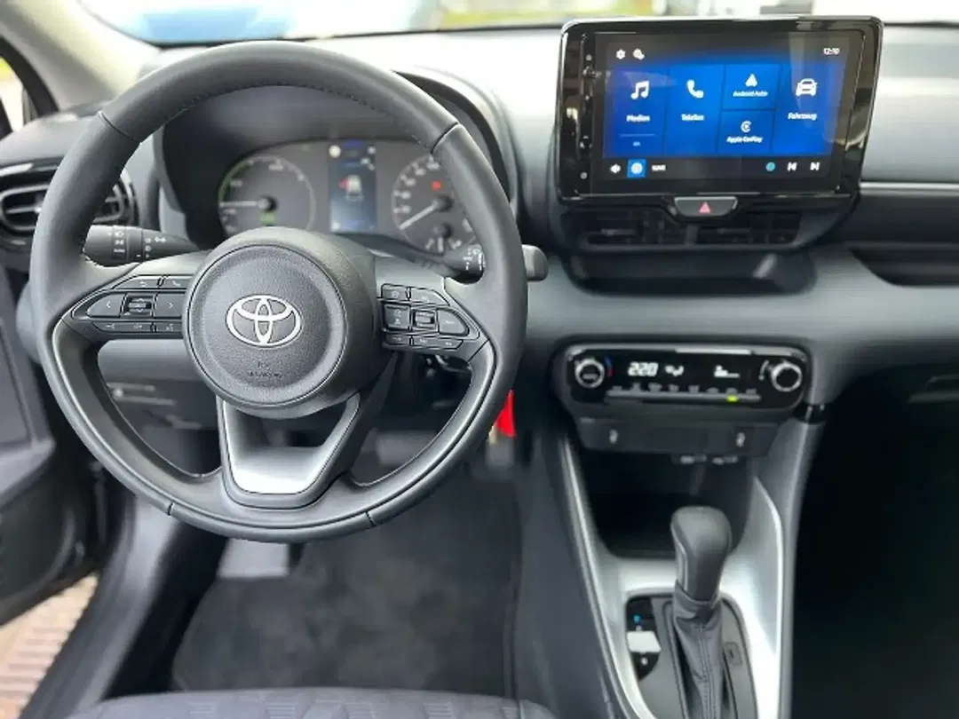 Toyota Yaris - Thumbnail 14
