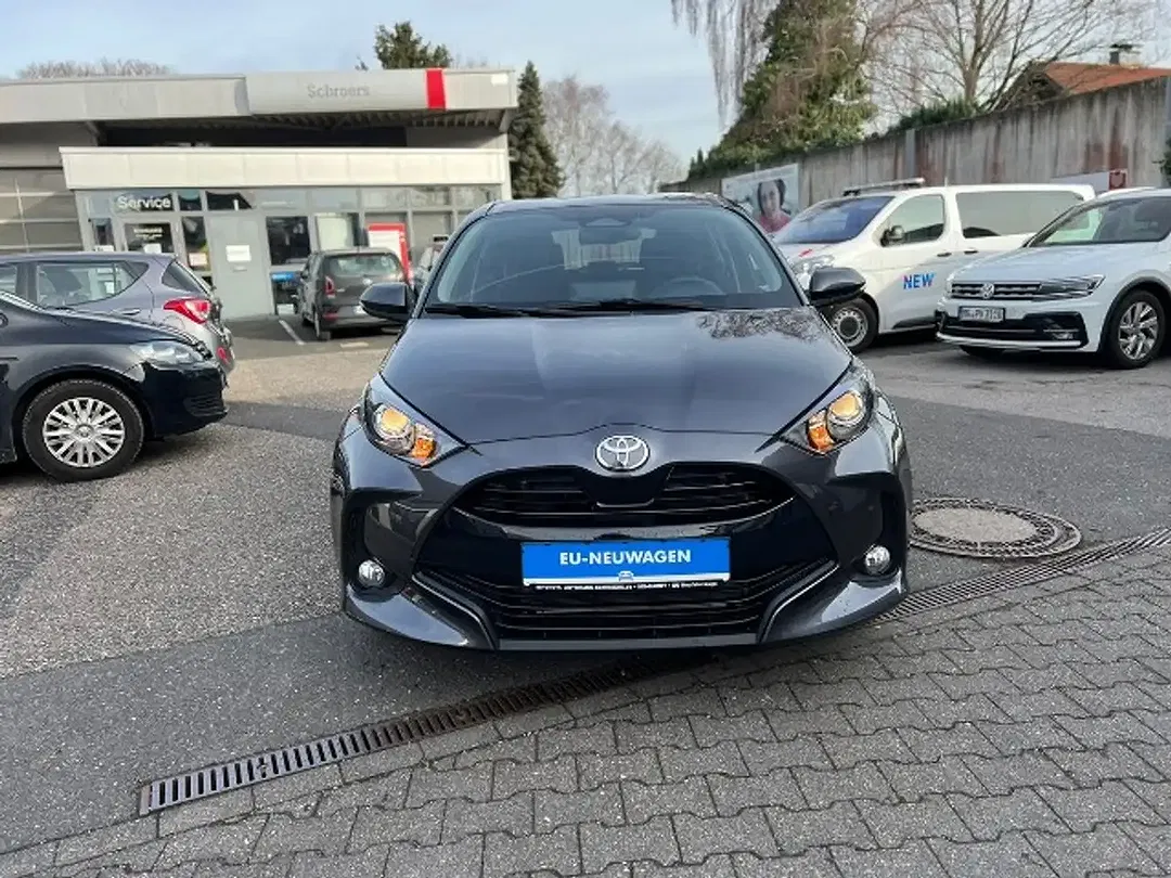 Toyota Yaris - Thumbnail 2