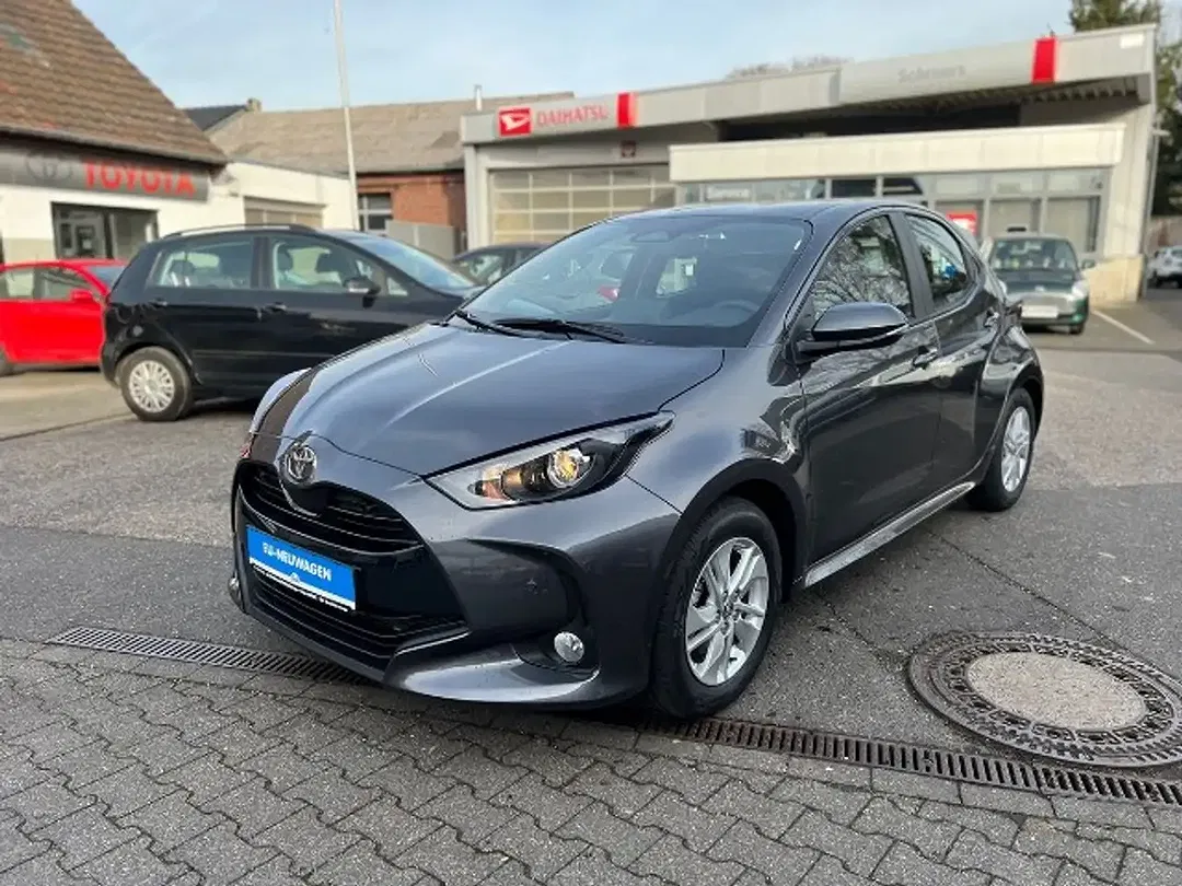 Toyota Yaris - Thumbnail 3