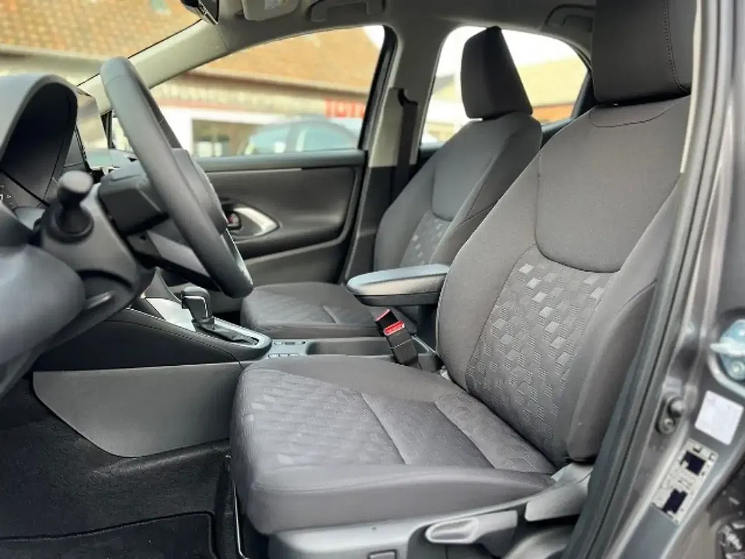 Toyota Yaris - Thumbnail 7