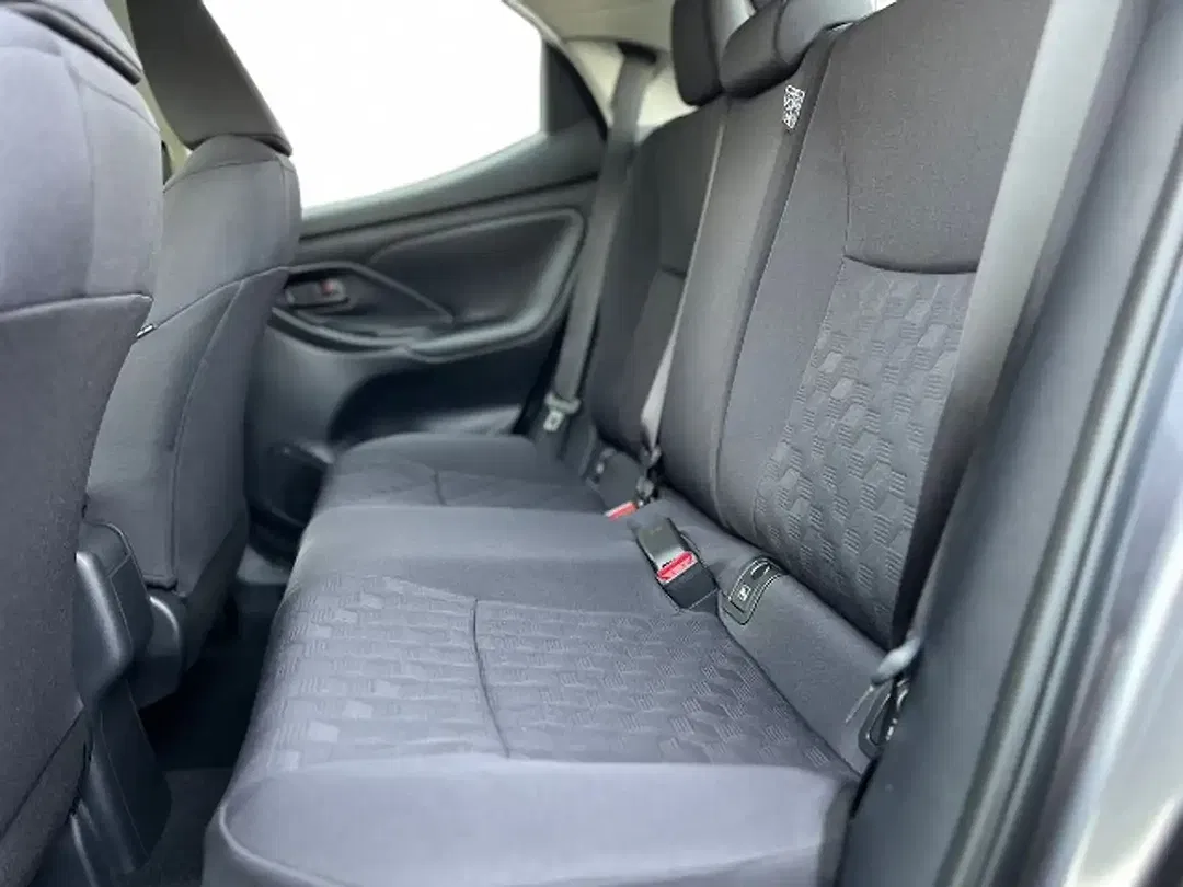 Toyota Yaris - Thumbnail 9