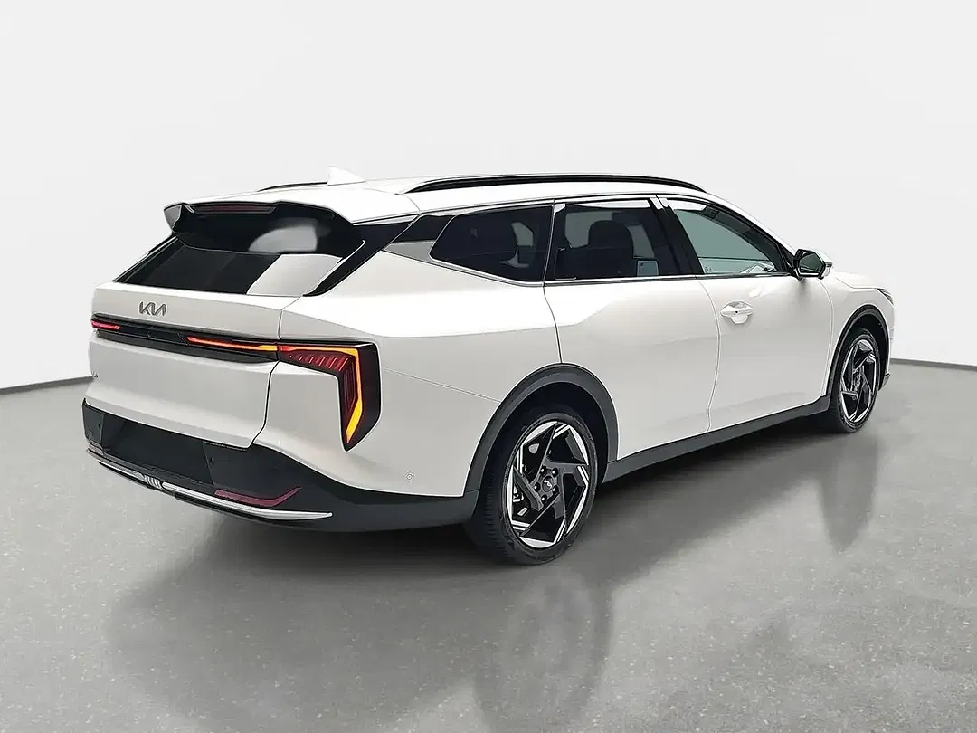 Kia K4 - Thumbnail 3