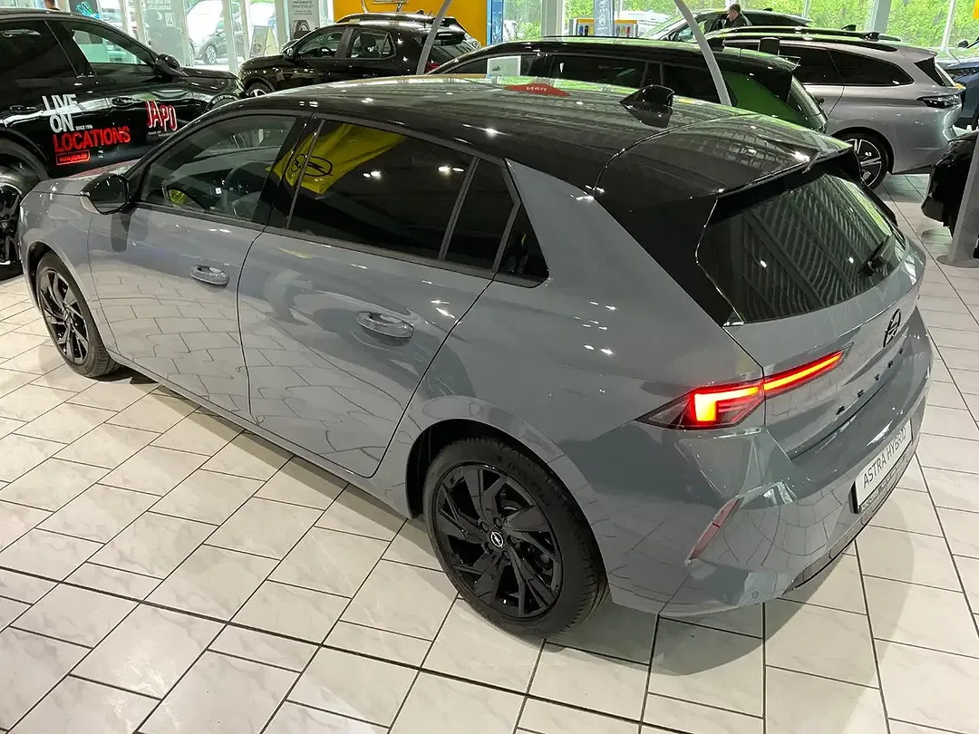 Opel Astra - Thumbnail 2
