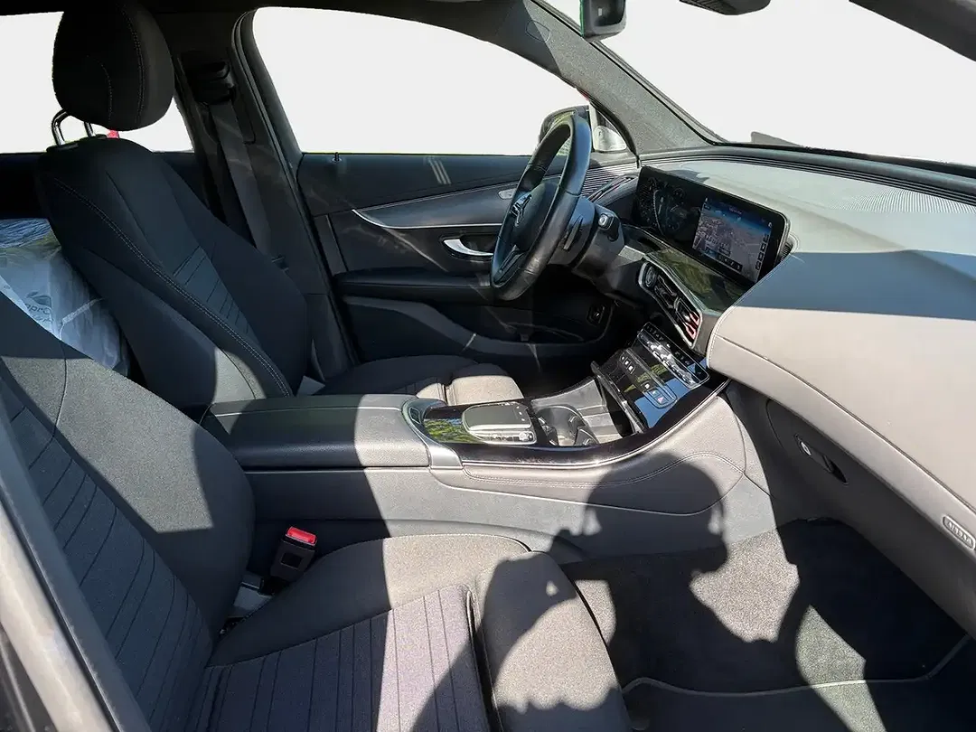 Mercedes-Benz EQC 400 - Thumbnail 8