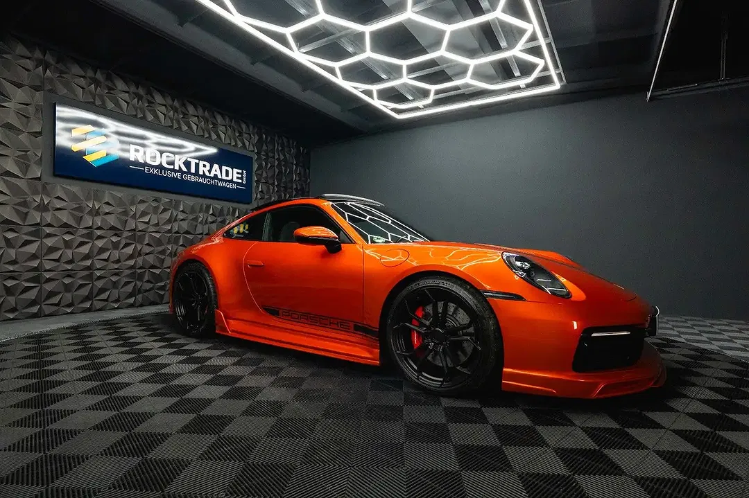 Porsche 992 - Thumbnail 11
