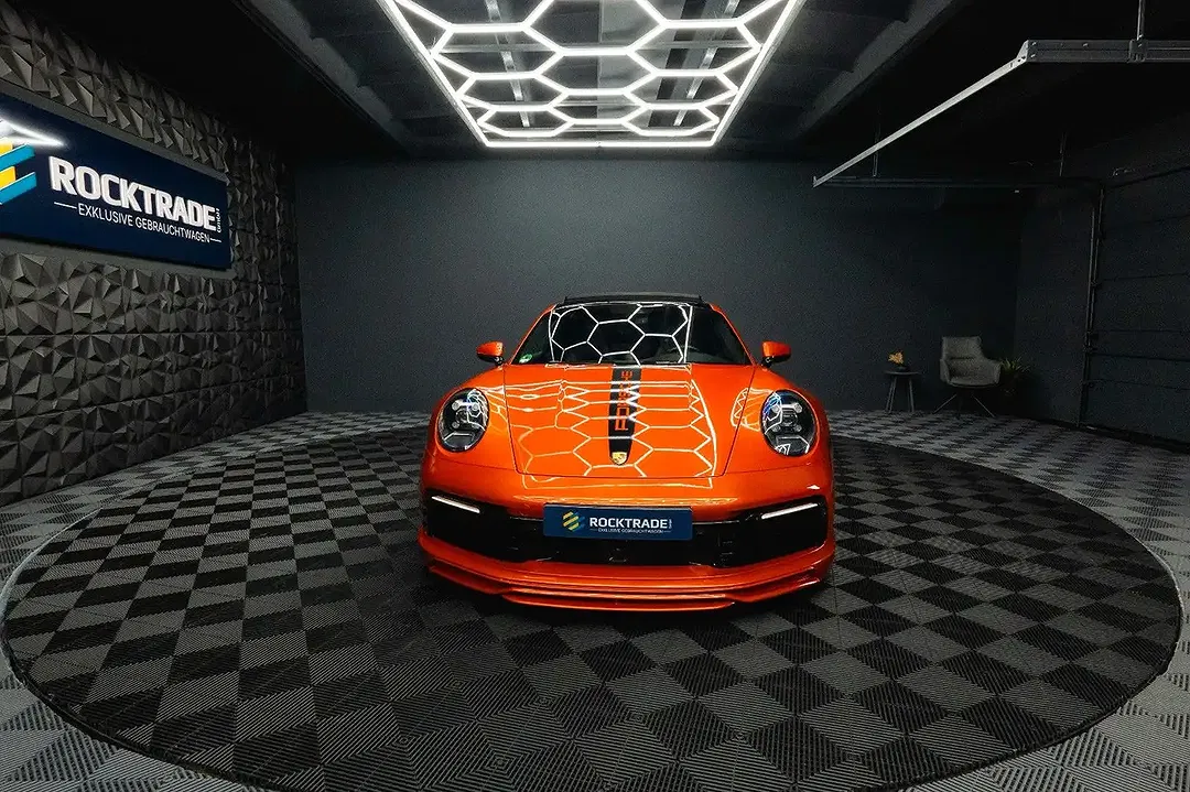 Porsche 992 - Thumbnail 4
