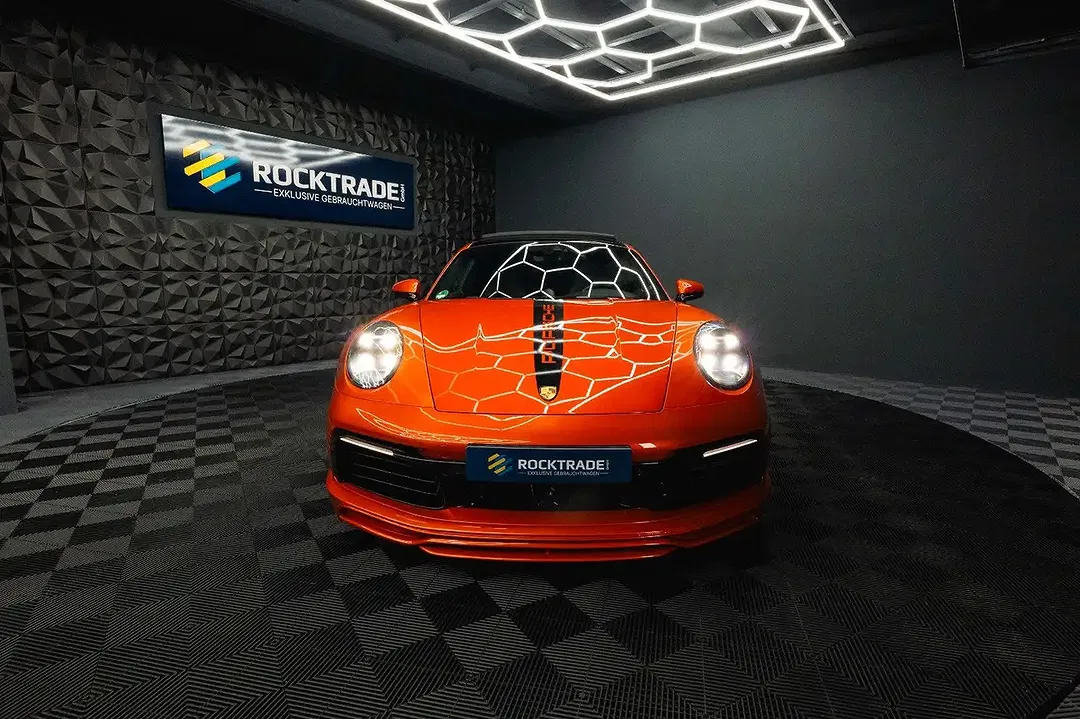 Porsche 992 - Thumbnail 5