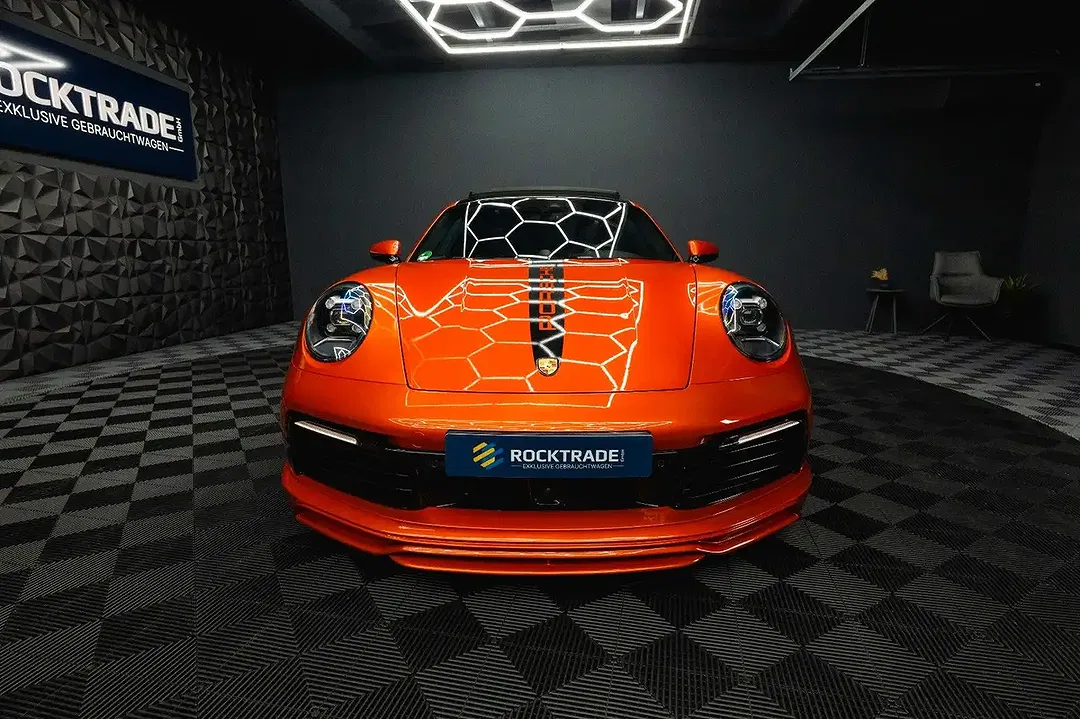 Porsche 992 - Thumbnail 6