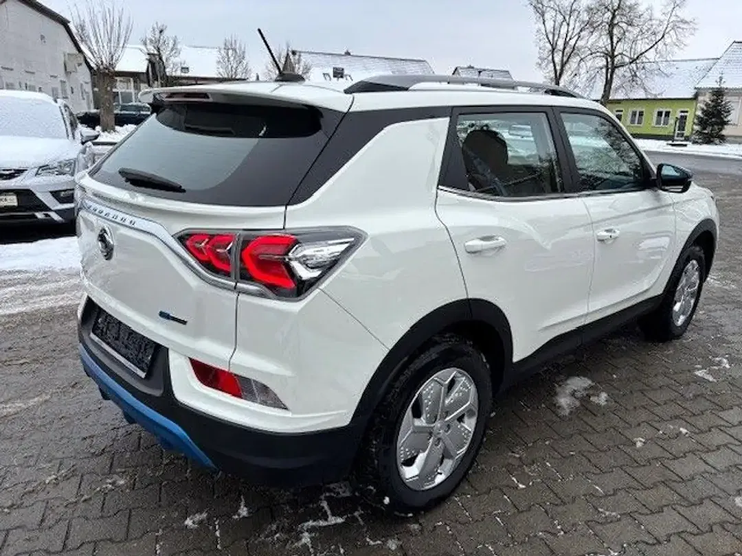 KGM Korando - Thumbnail 2