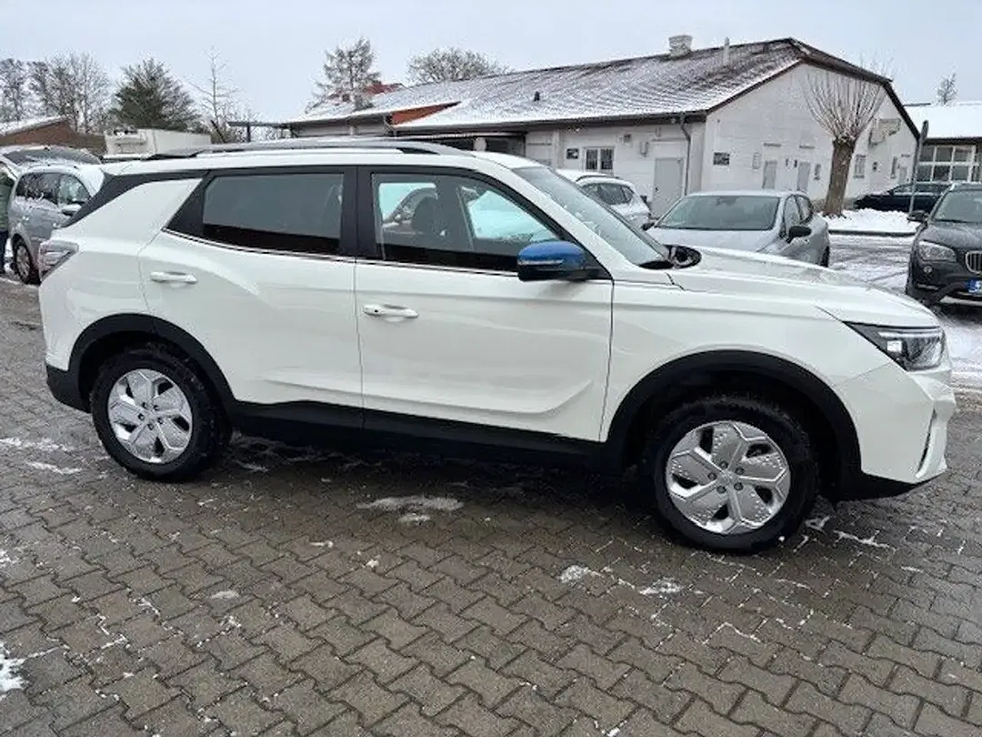 KGM Korando - Thumbnail 3