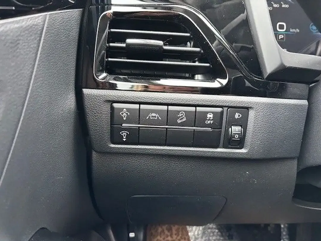 KGM Korando - Thumbnail 8