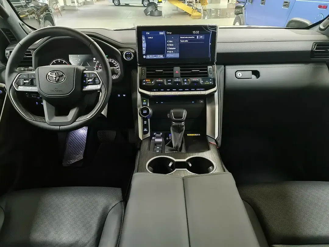 Toyota Land Cruiser - Thumbnail 13