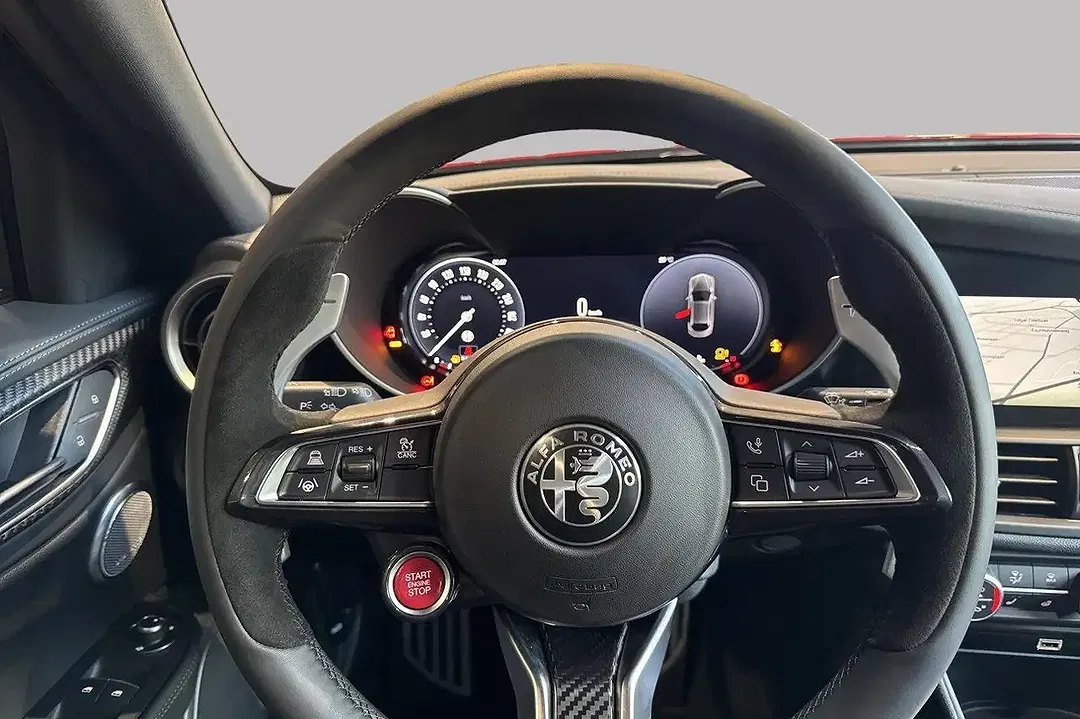 Alfa Romeo Giulia - Thumbnail 11