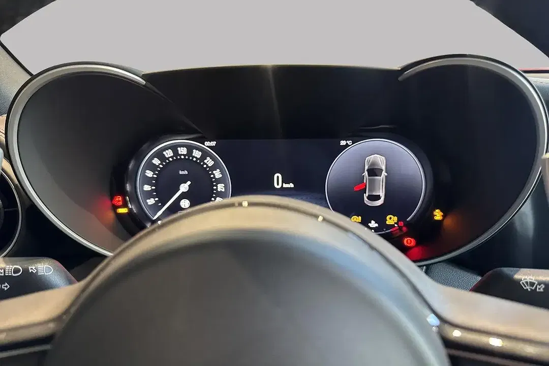 Alfa Romeo Giulia - Thumbnail 13