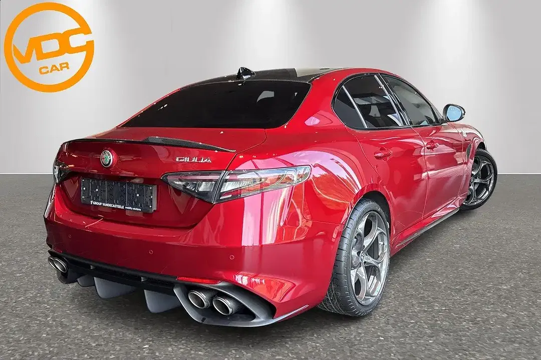 Alfa Romeo Giulia - Thumbnail 3