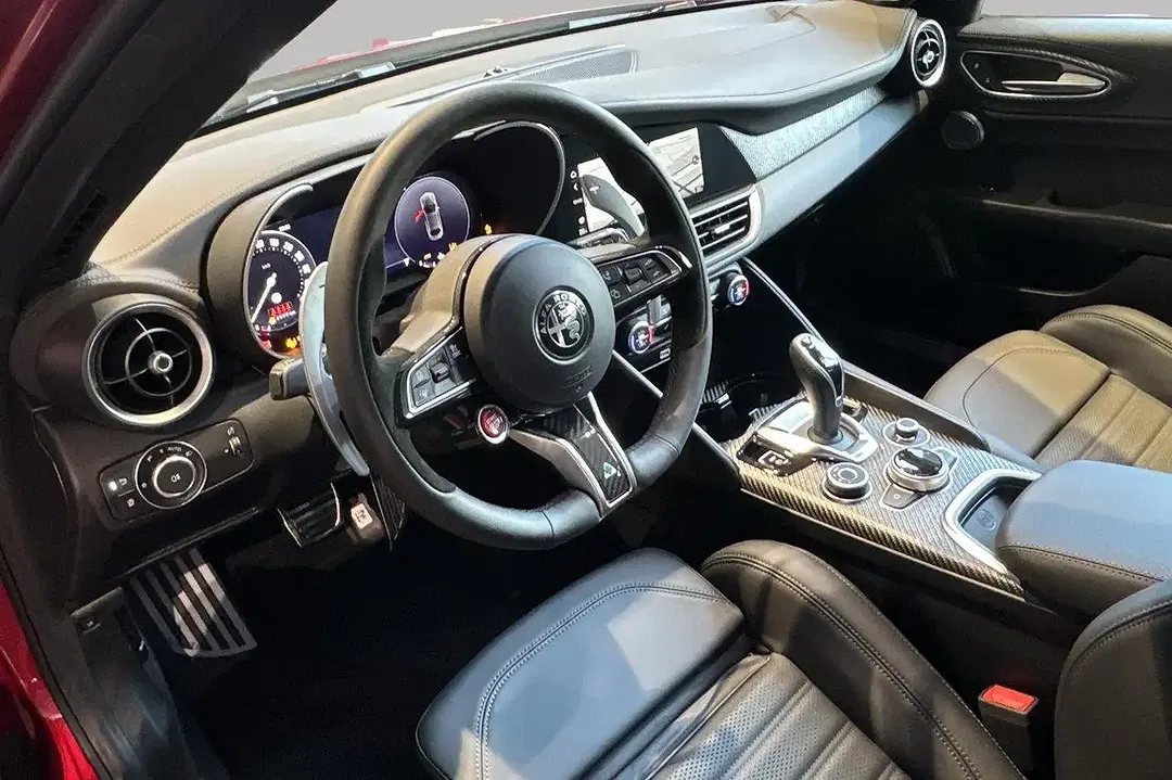 Alfa Romeo Giulia - Thumbnail 8
