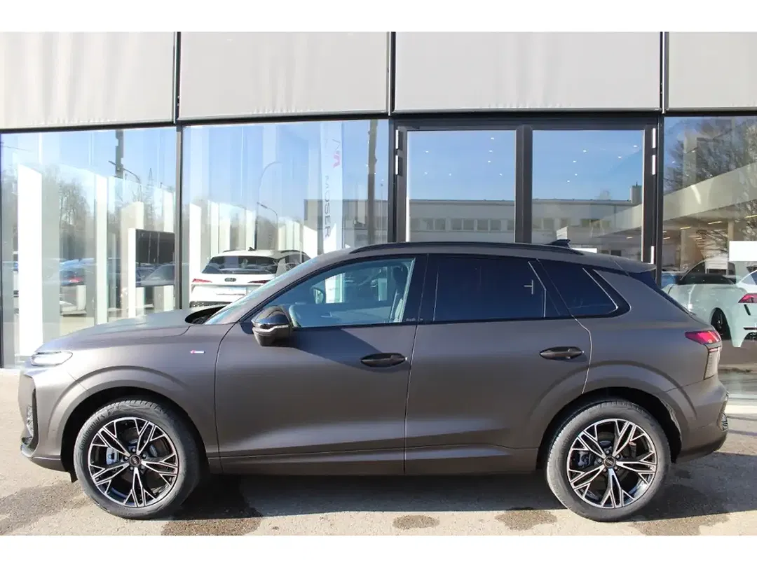 Audi Q3 - Thumbnail 4
