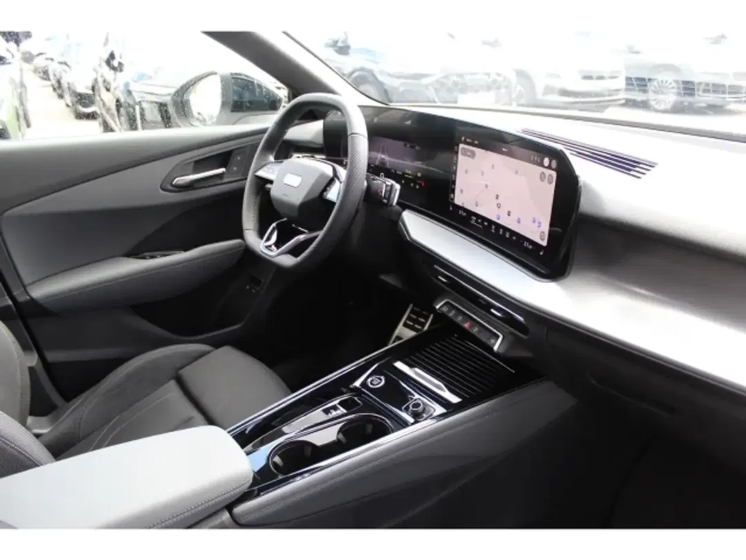 Audi Q3 - Thumbnail 8