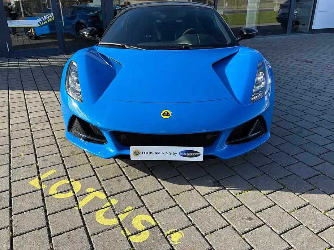 Lotus Emira - Thumbnail 2
