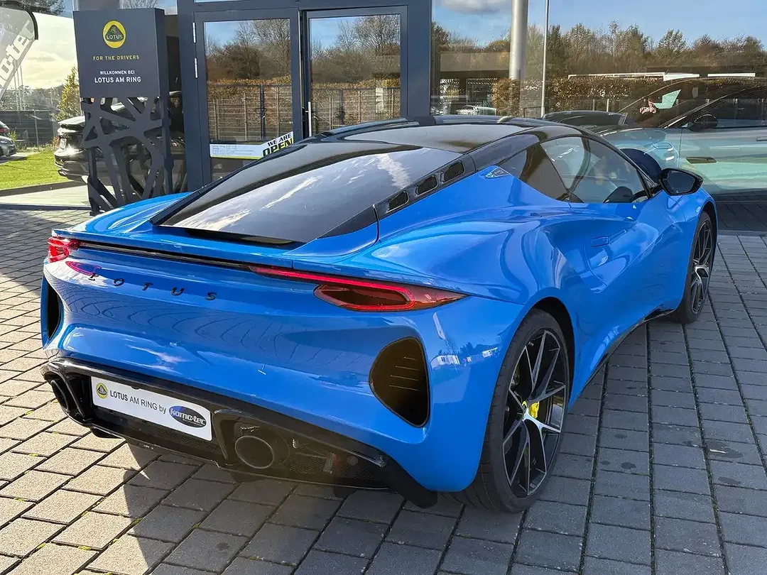 Lotus Emira - Thumbnail 7