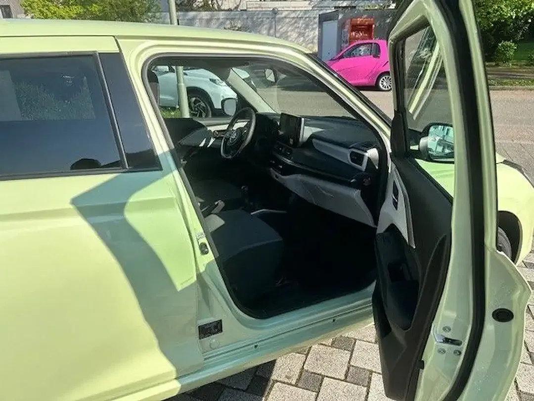 Suzuki Swift - Thumbnail 10