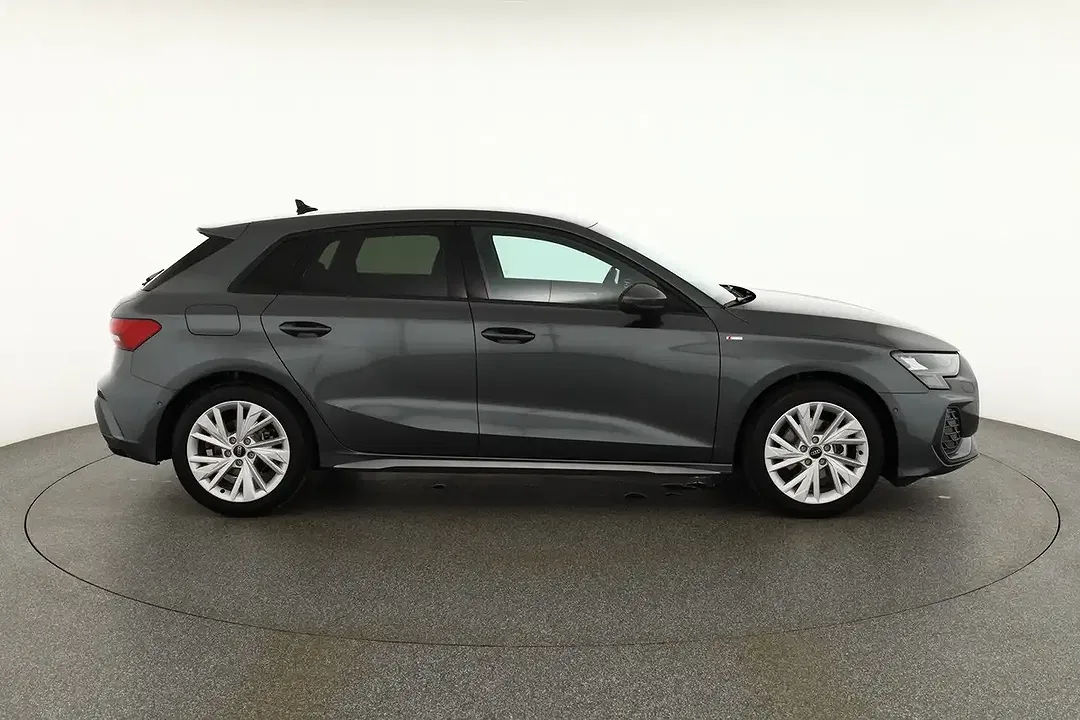 Audi A3 - Thumbnail 5