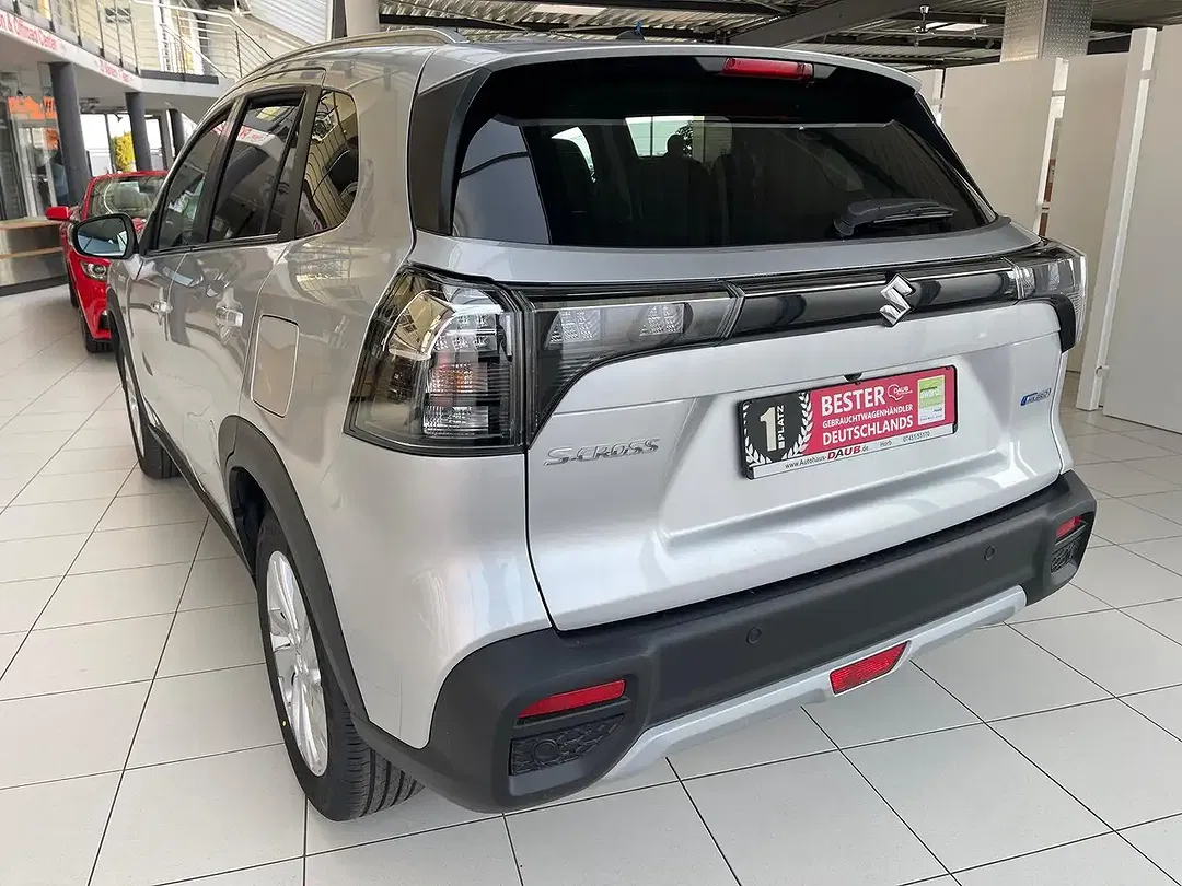 Suzuki S-Cross - Thumbnail 4