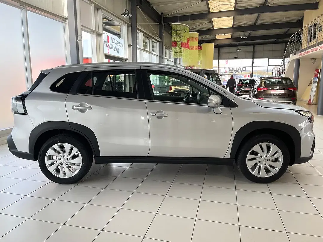Suzuki S-Cross - Thumbnail 6