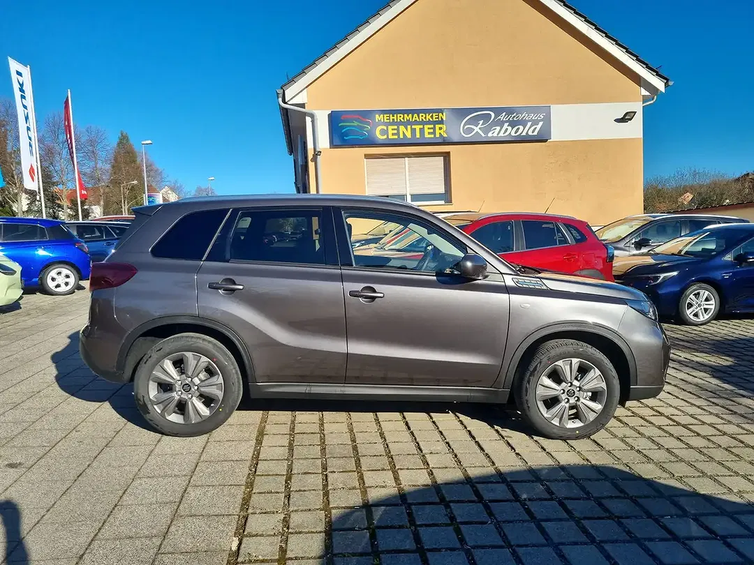 Suzuki Vitara - Thumbnail 5
