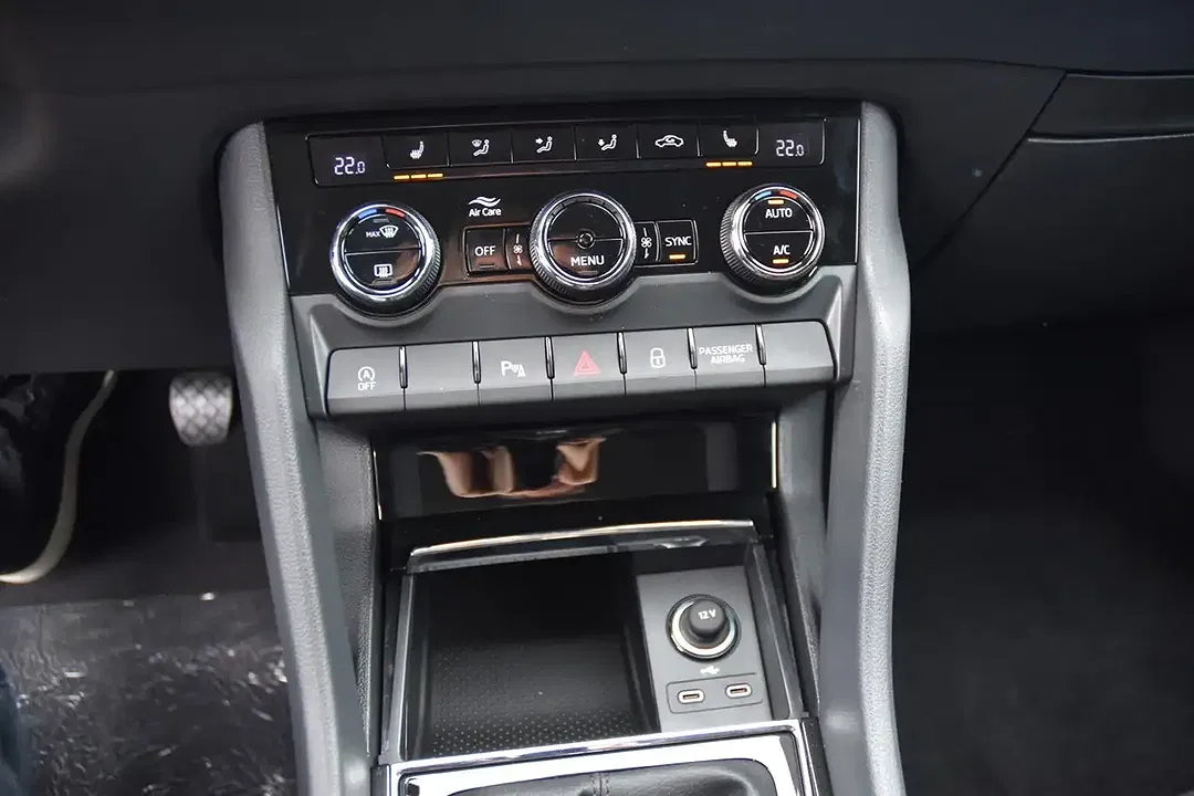 Skoda Karoq - Thumbnail 18