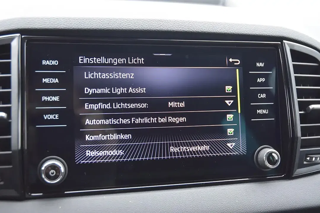 Skoda Karoq - Thumbnail 24