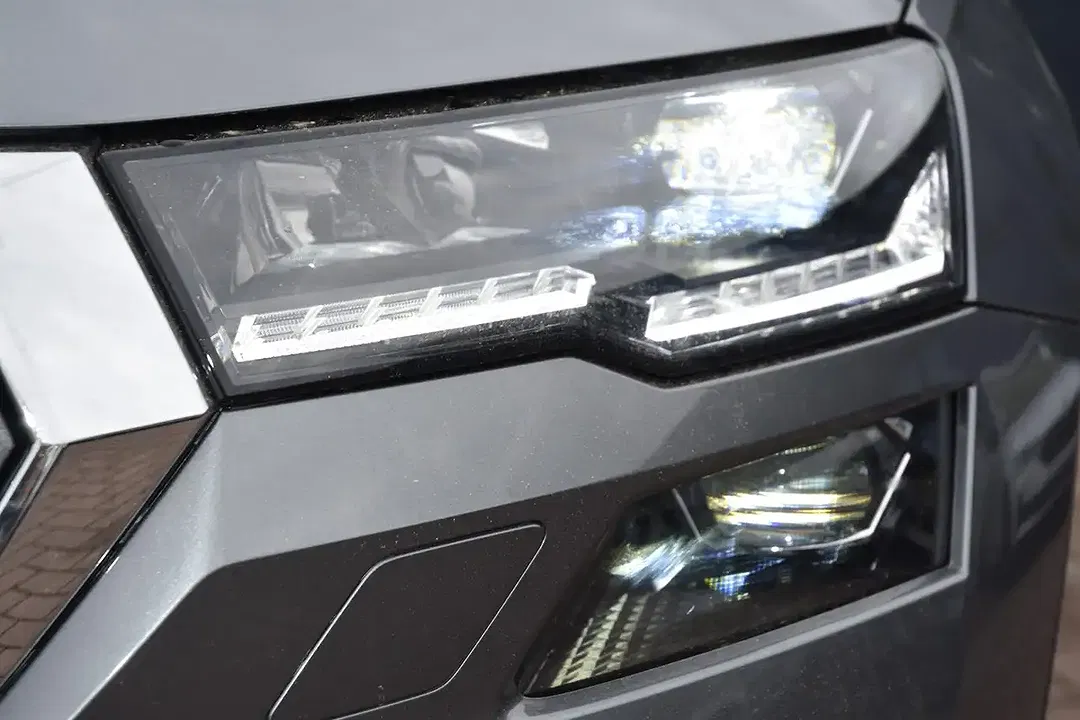 Skoda Karoq - Thumbnail 26
