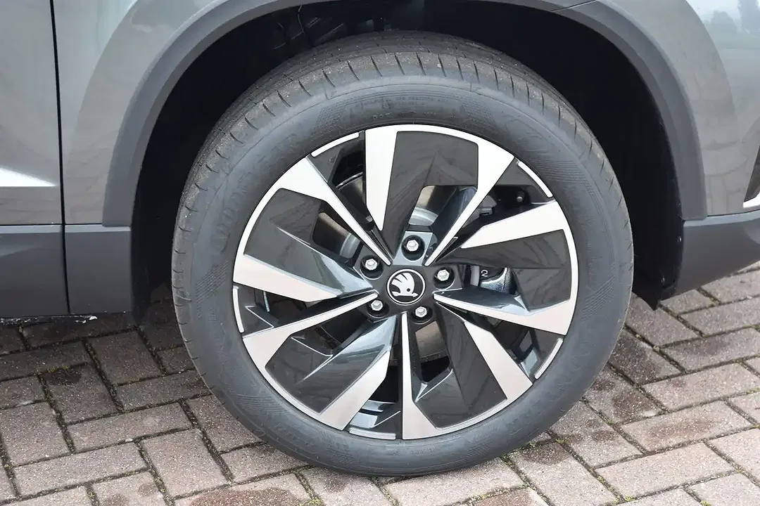 Skoda Karoq - Thumbnail 9
