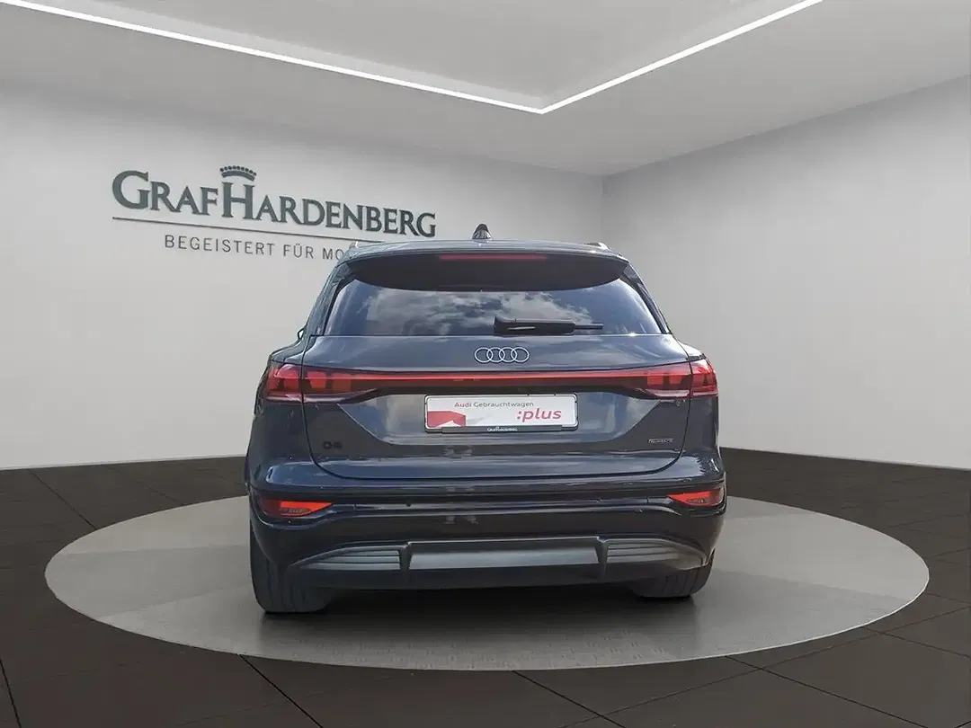 Audi Q6 e-tron - Thumbnail 4
