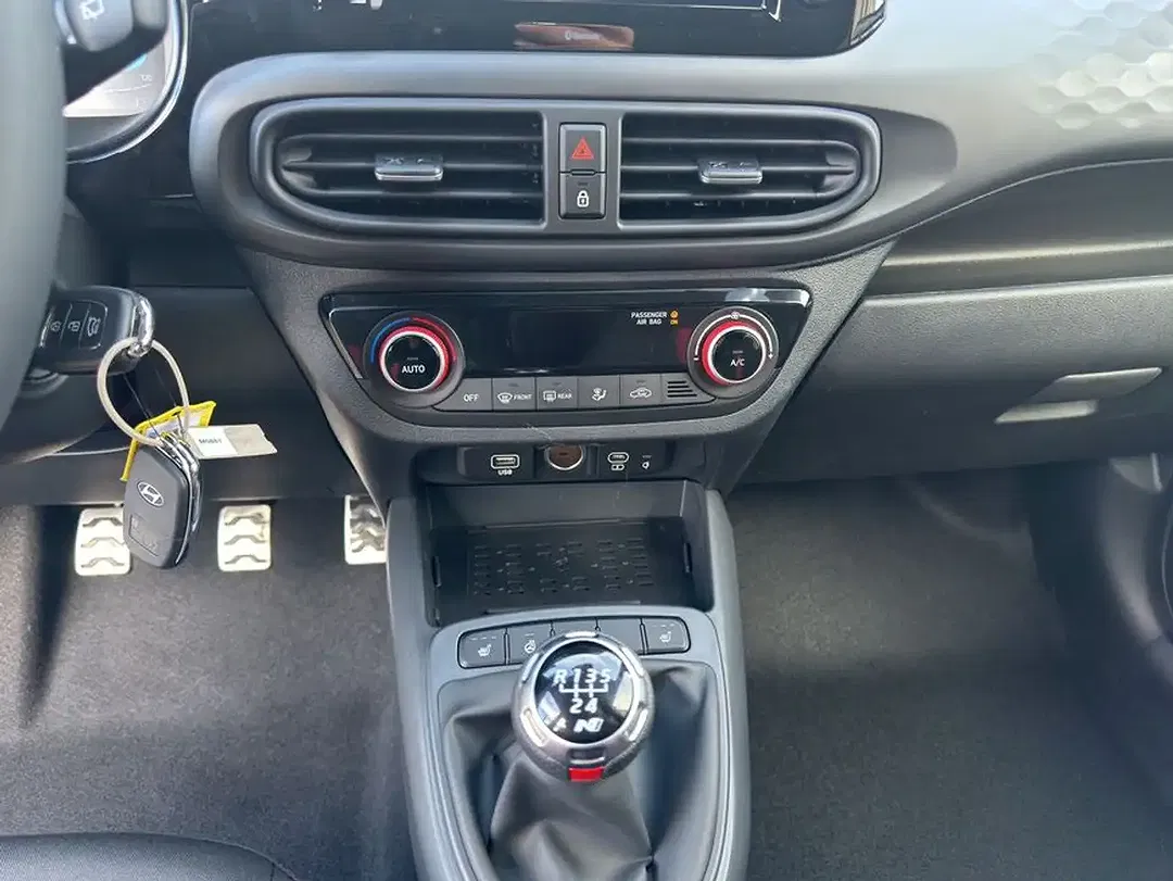 Hyundai i10 - Thumbnail 12