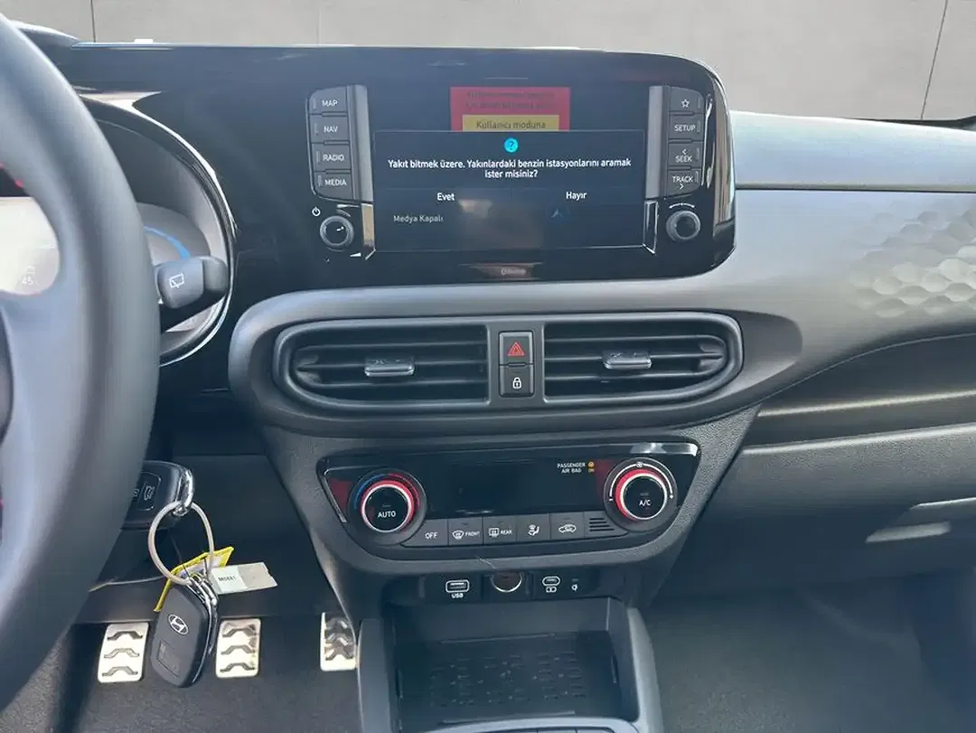Hyundai i10 - Thumbnail 13
