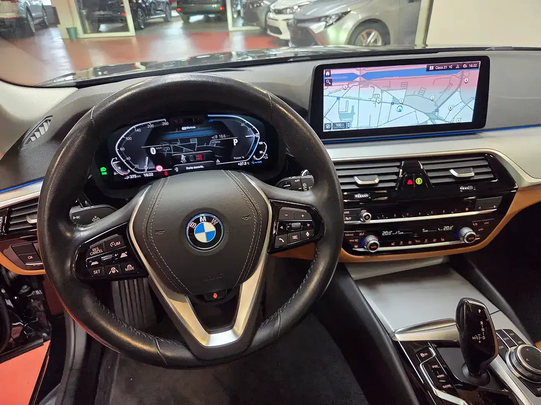 BMW 520 - Thumbnail 14