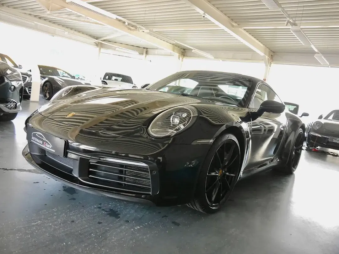 Porsche 992 - Thumbnail 3