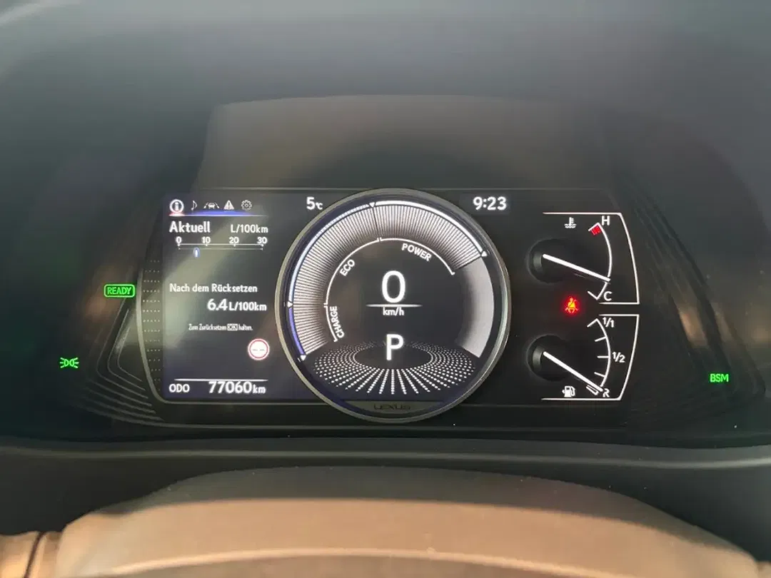 Lexus UX 250h - Thumbnail 15