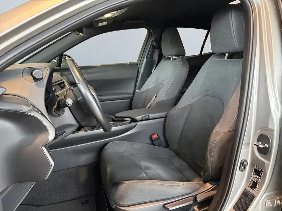 Lexus UX 250h - Thumbnail 9