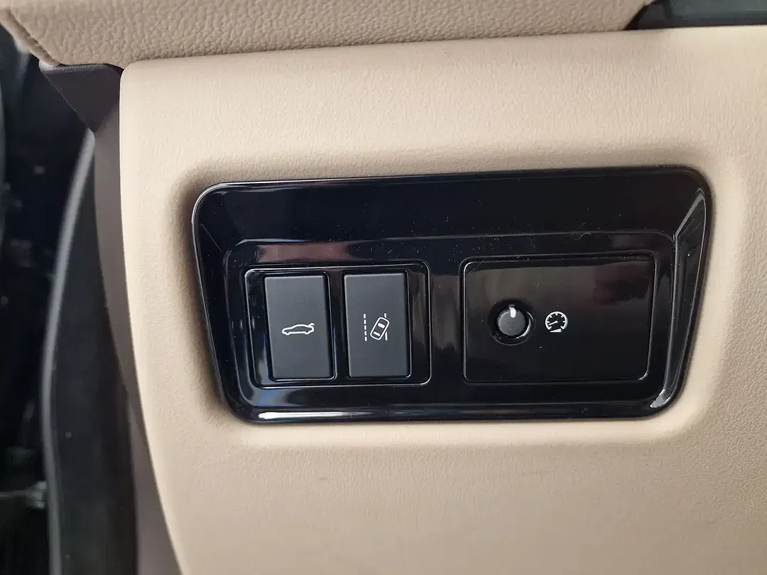 Jaguar XF - Thumbnail 14