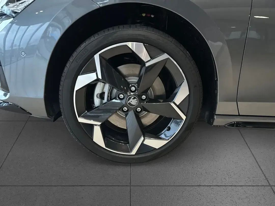 Skoda Superb - Thumbnail 7