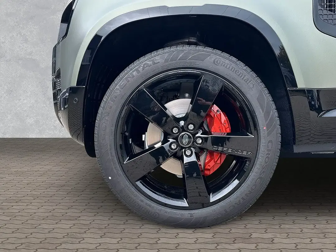 Land Rover Defender - Thumbnail 9