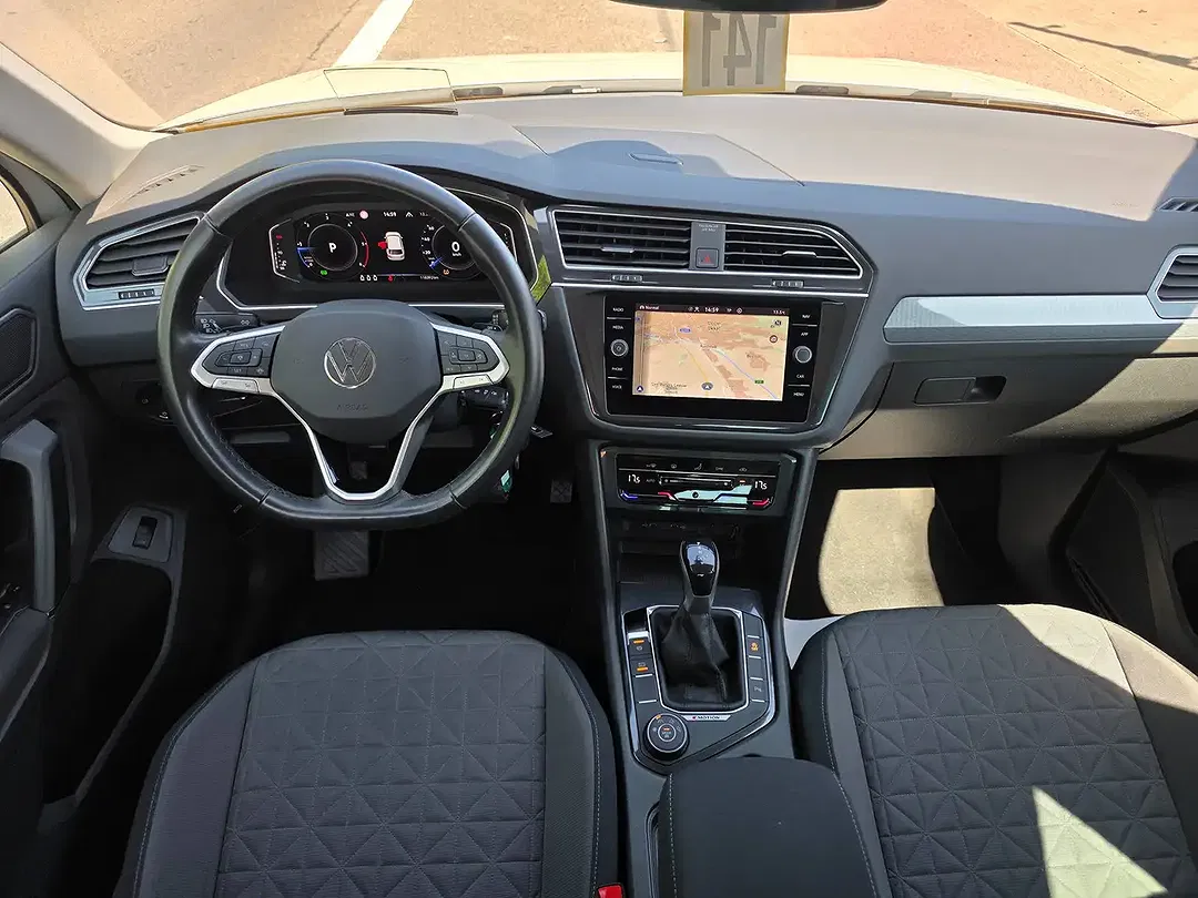 Volkswagen Tiguan - Thumbnail 10