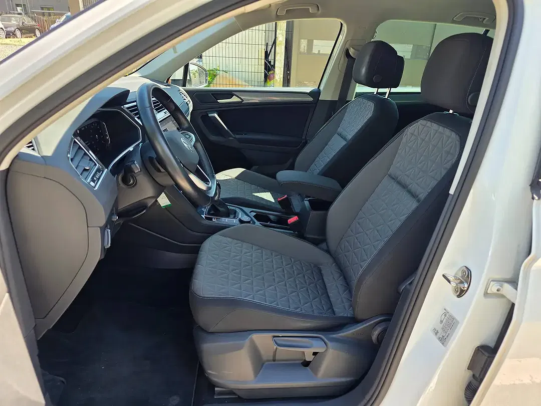 Volkswagen Tiguan - Thumbnail 13