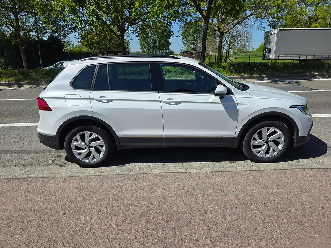 Volkswagen Tiguan - Thumbnail 8