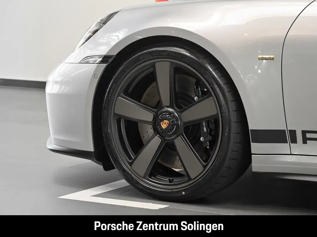 Porsche 992 - Thumbnail 10