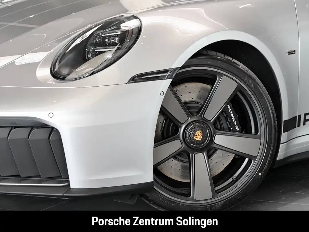 Porsche 992 - Thumbnail 6