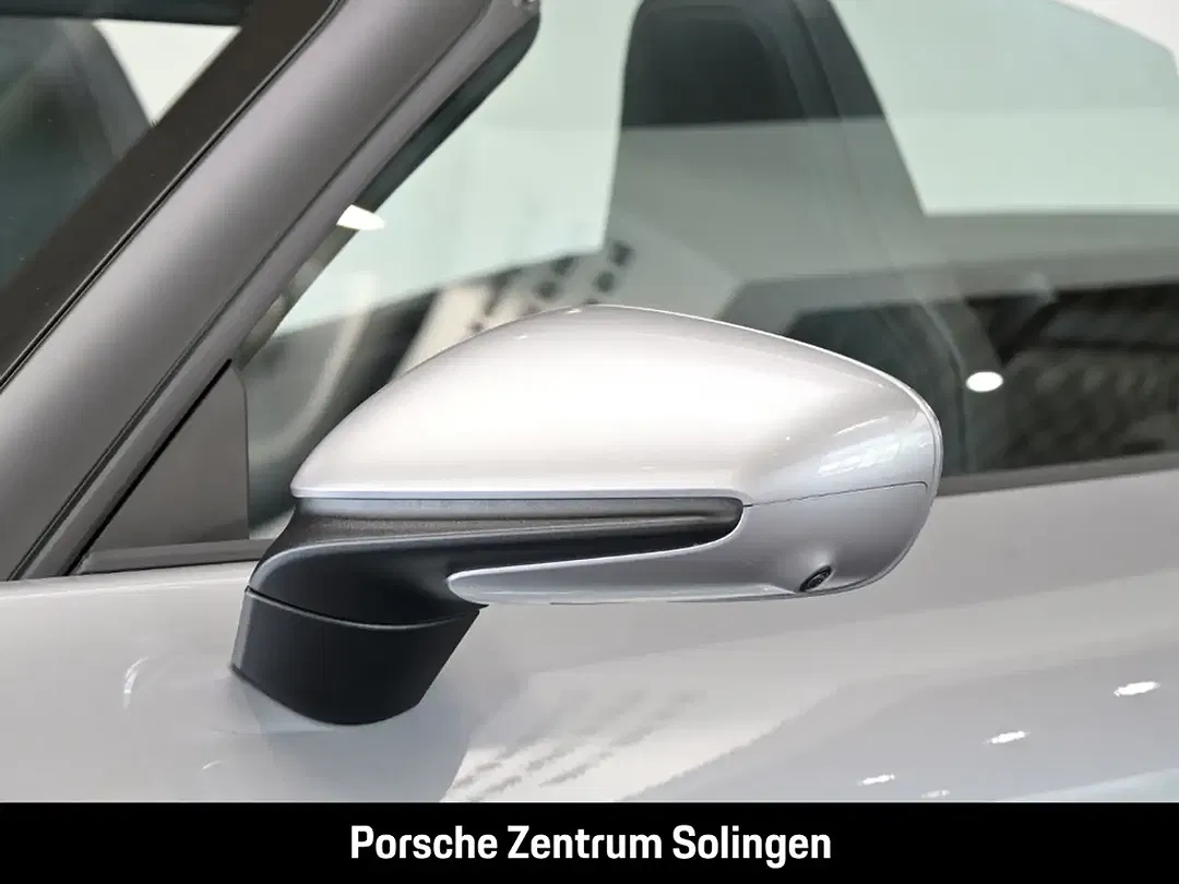 Porsche 992 - Thumbnail 8