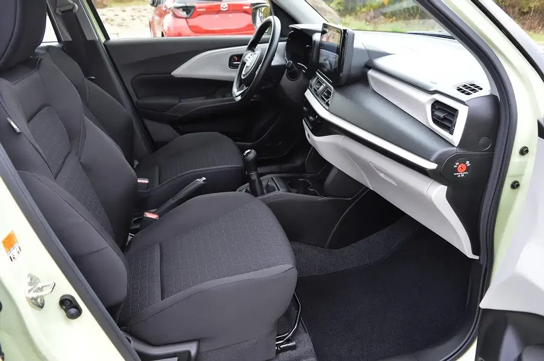 Suzuki Swift - Thumbnail 10